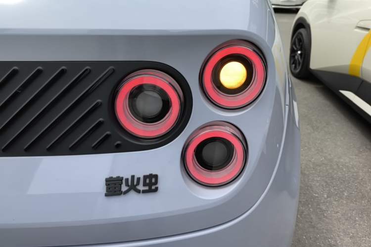 Used firefly 2025 Illuminated Edition Right Rear Taillight