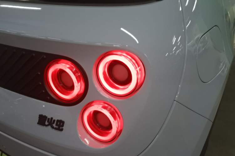 Used firefly 2025 Illuminated Edition Right Rear Taillight