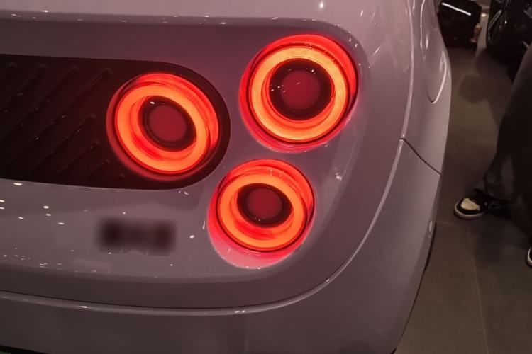 Used firefly 2025 Illuminated Edition Right Rear Taillight