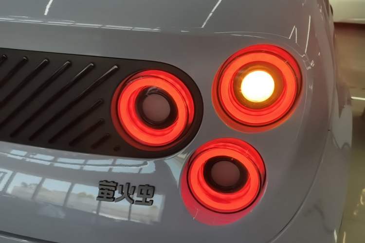 Used firefly 2025 Illuminated Edition Right Rear Taillight