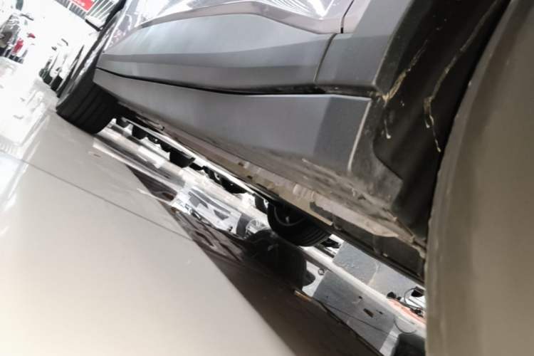 Used firefly 2025 Free Edition Right Side Sill