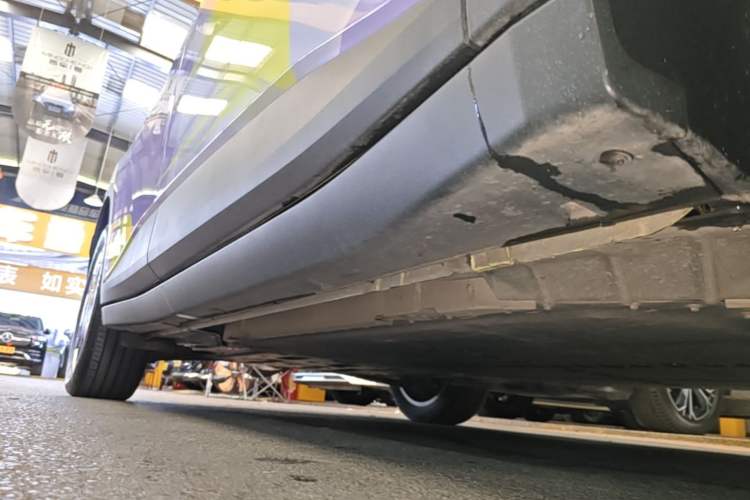 Used firefly 2025 Free Edition Right Side Sill