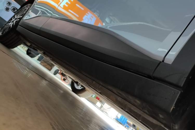 Used firefly 2025 Illuminated Edition Right Side Sill