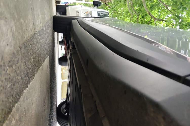 Used firefly 2025 Illuminated Edition Right Side Sill
