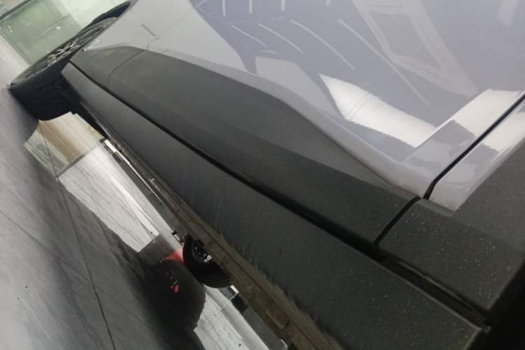 Used firefly 2025 Illuminated Edition Right Side Sill
