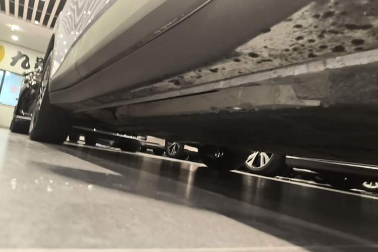 Used firefly 2025 Illuminated Edition Right Side Sill