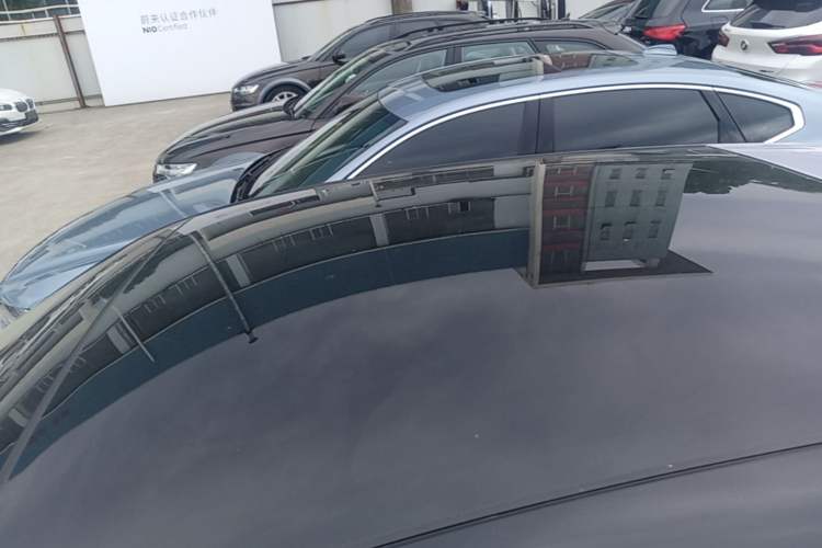 Used firefly 2025 Illuminated Edition Roof