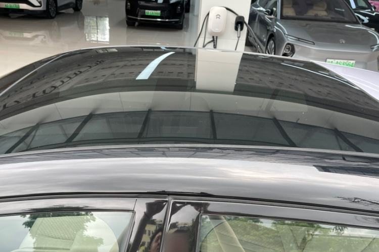 Used firefly 2025 Illuminated Edition Roof