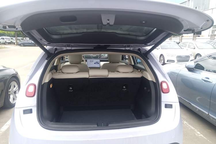 Used firefly 2025 Illuminated Edition Trunk