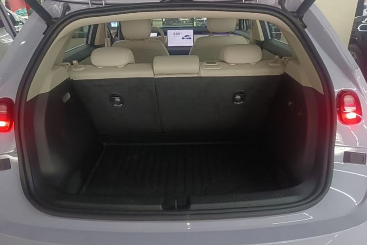 Used firefly 2025 Illuminated Edition Trunk