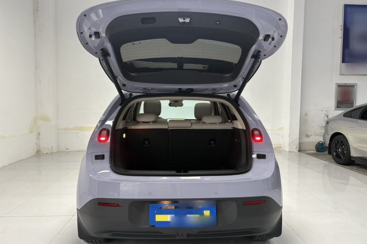 Used firefly 2025 Illuminated Edition Trunk