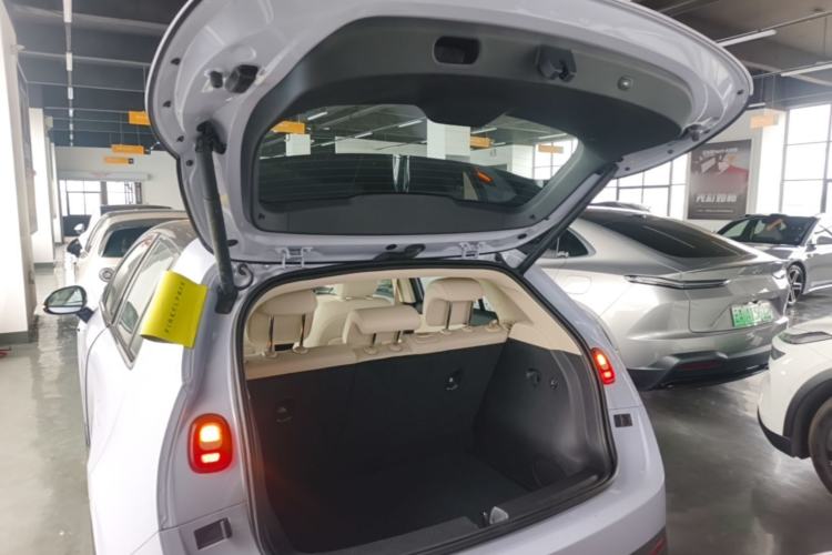 Used firefly 2025 Illuminated Edition Trunk