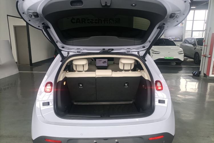 Used firefly 2025 Illuminated Edition Trunk