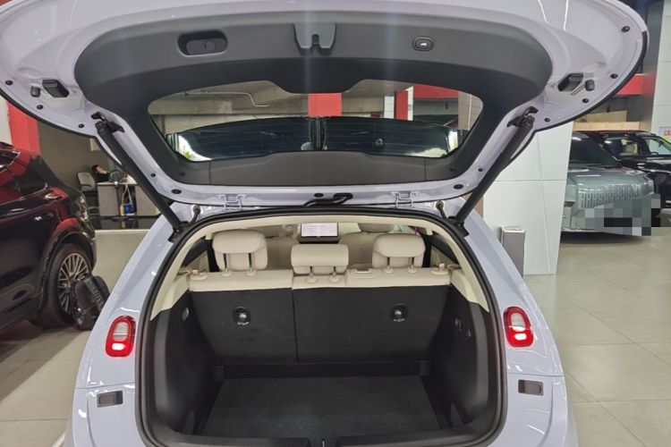 Used firefly 2025 Illuminated Edition Trunk