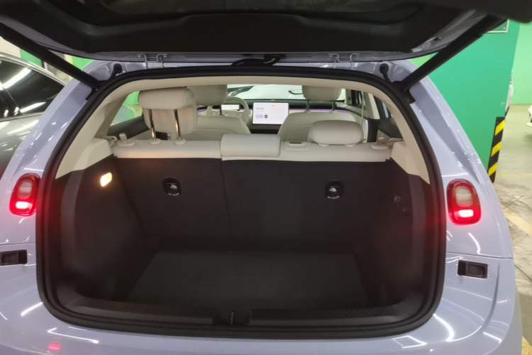 Used firefly 2025 Illuminated Edition Trunk