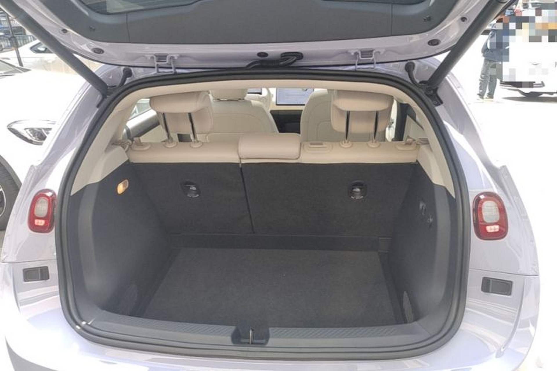 Used firefly 2025 Illuminated Edition Trunk