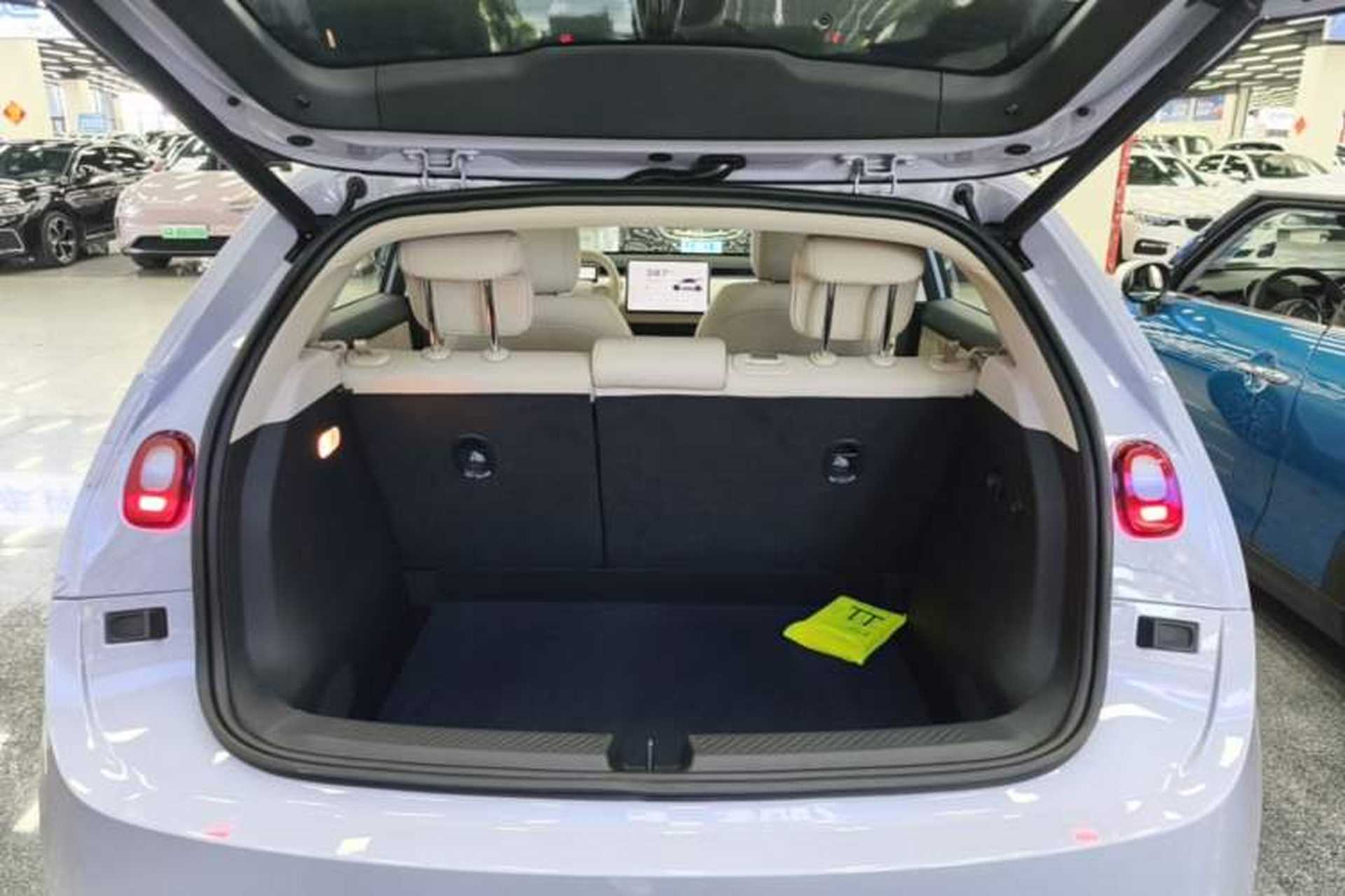 Used firefly 2025 Illuminated Edition Trunk