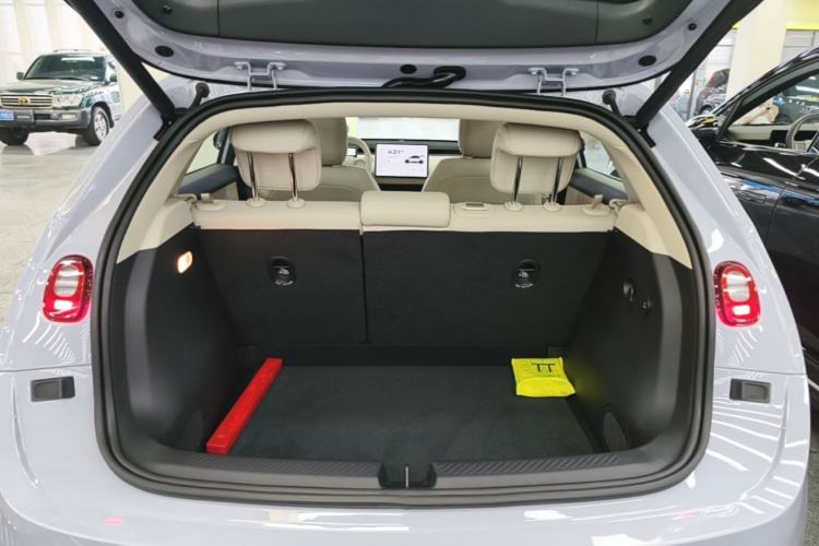 Used firefly 2025 Illuminated Edition Trunk
