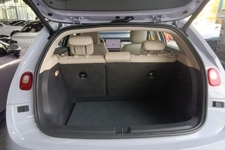 Used firefly 2025 Illuminated Edition Trunk