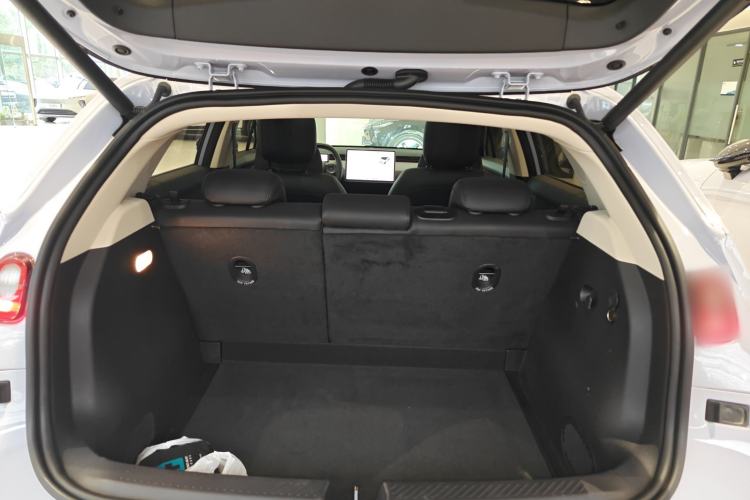 Used firefly 2025 Illuminated Edition Trunk