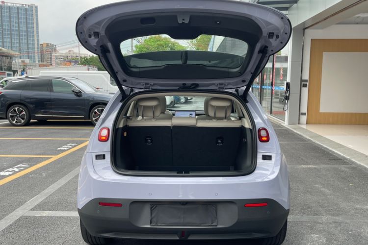 Used firefly 2025 Illuminated Edition Trunk