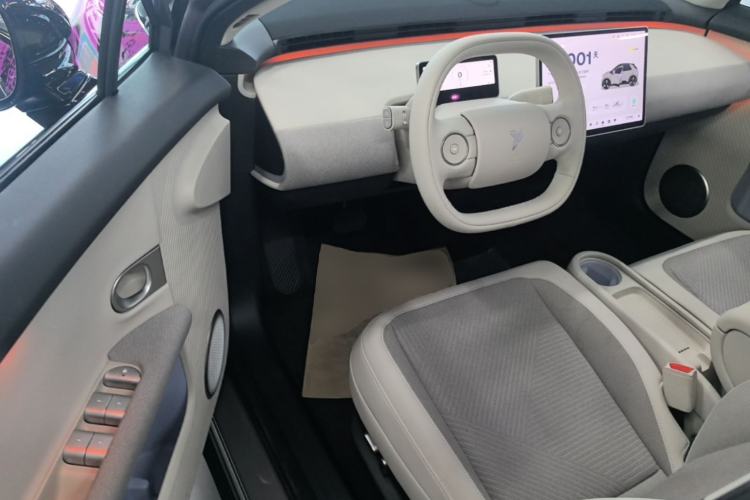 Used firefly 2025 Free Edition Driver Seat
