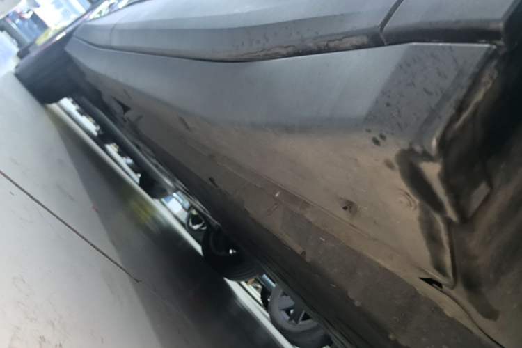 Used firefly 2025 Free Edition Right Side Sill