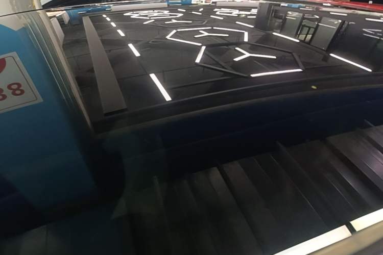 Used firefly 2025 Illuminated Edition Roof