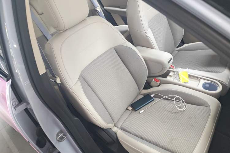 Used firefly 2025 Free Edition Right Front Seat