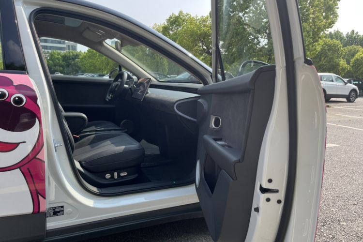Used firefly 2025 Illuminated Edition Right Front Seat