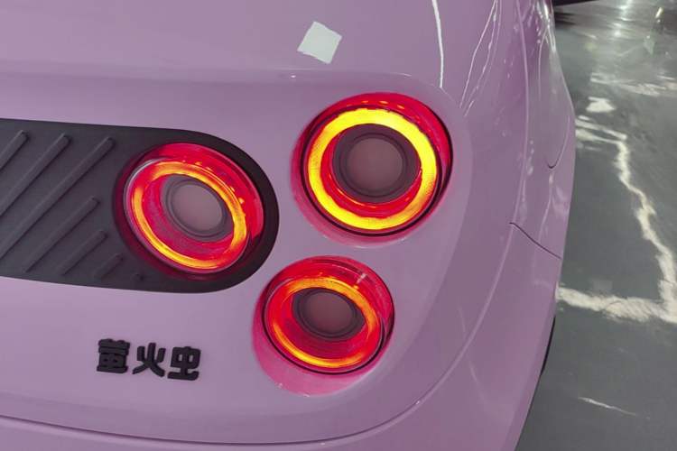 Used firefly 2025 Illuminated Edition Right Rear Taillight