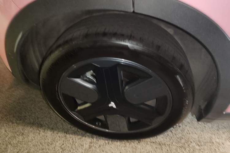 Used firefly 2025 Free Edition Right Rear Wheel Hub