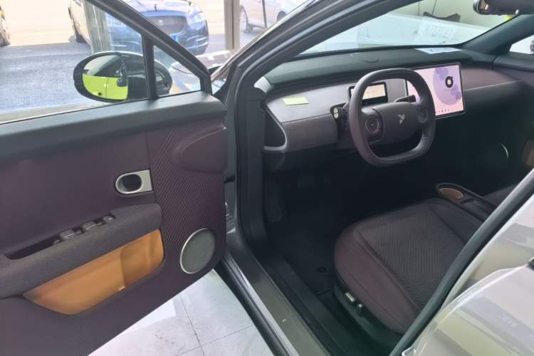 Used firefly 2025 Free Edition Driver Seat