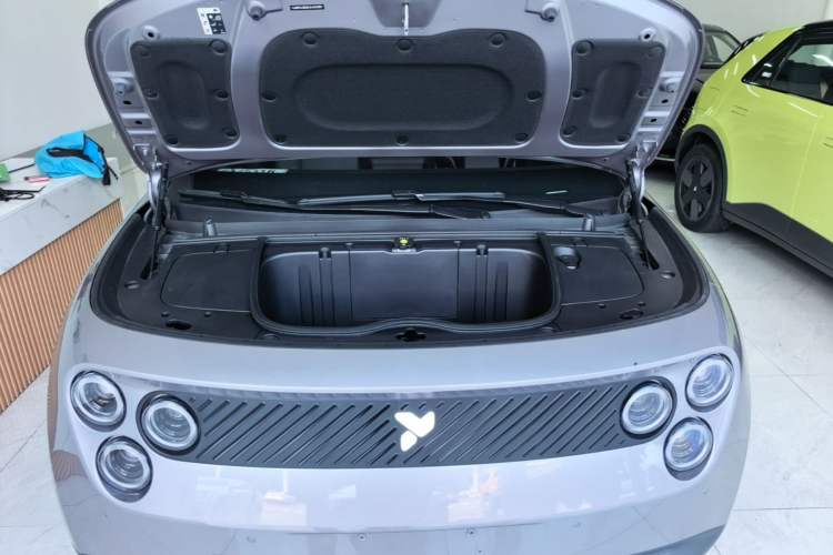 Used firefly 2025 Free Edition Engine Bay