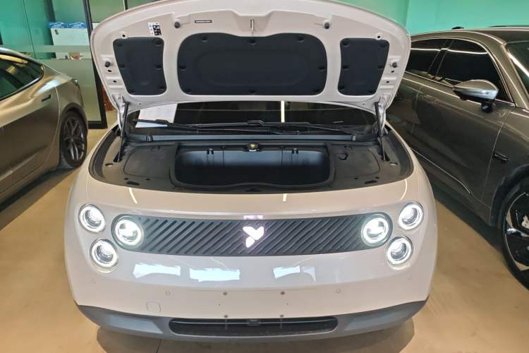 Used firefly 2025 Illuminated Edition Engine Bay