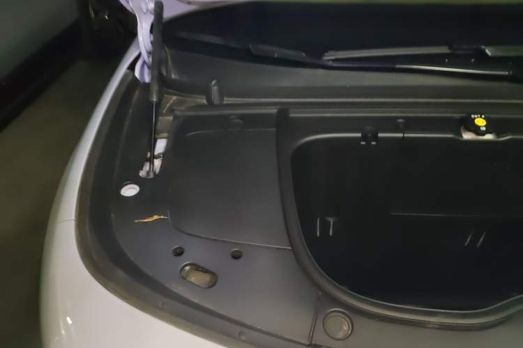 Used firefly 2025 Illuminated Edition Engine Bay Right