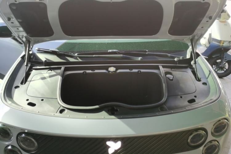 Used firefly 2025 Illuminated Edition Engine Bay