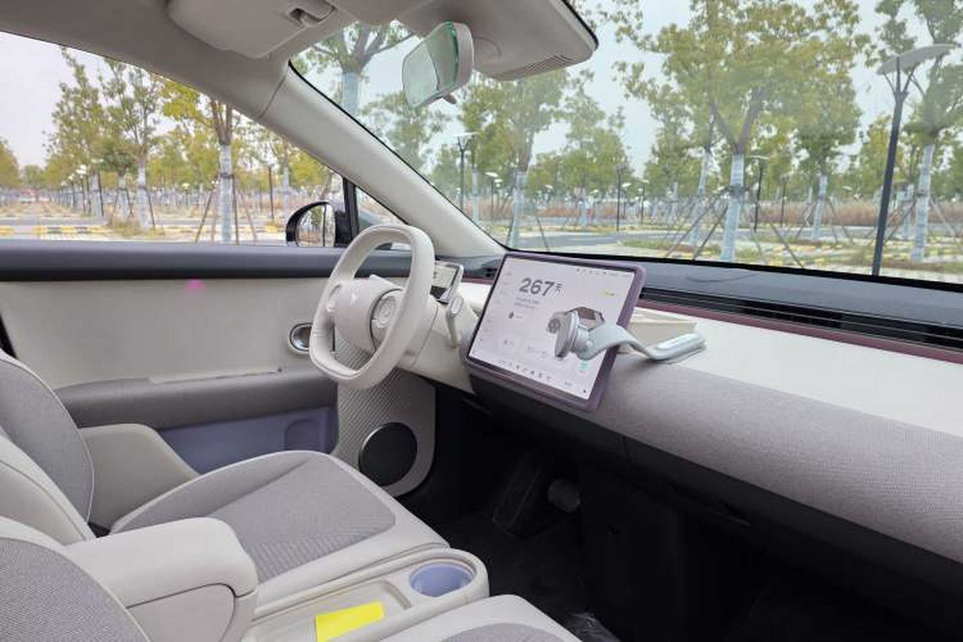 Used firefly 2025 Free Edition Interior 10