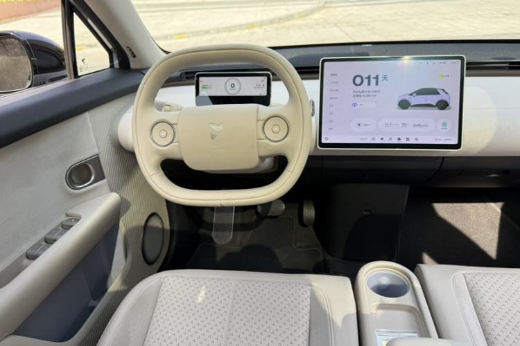 Used firefly 2025 Illuminated Edition Interior 3