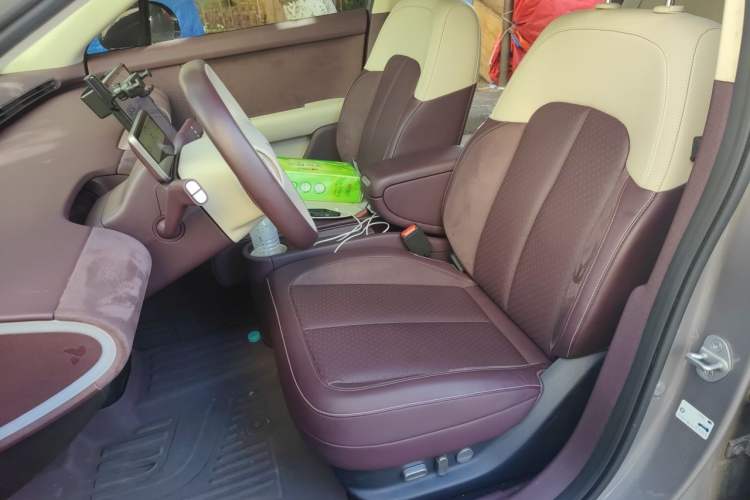 Used firefly 2025 Illuminated Edition Left Front Seat