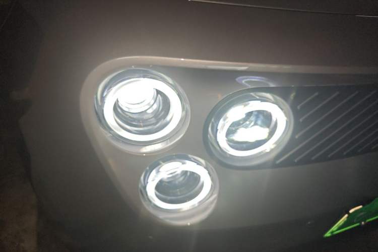 Used firefly 2025 Illuminated Edition Right Front Headlight