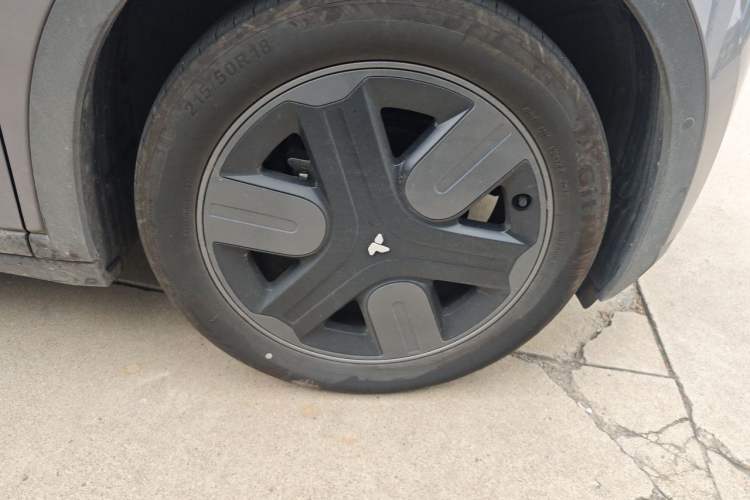 Used firefly 2025 Free Edition Right Front Wheel Hub