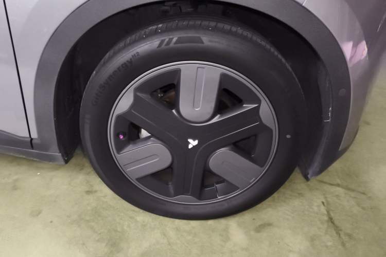 Used firefly 2025 Free Edition Right Front Wheel Hub