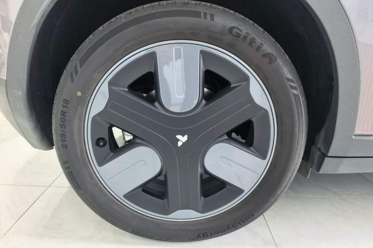 Used firefly 2025 Free Edition Right Rear Wheel Hub