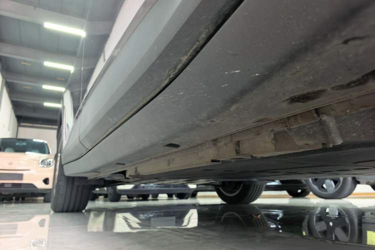 Used firefly 2025 Free Edition Right Side Sill