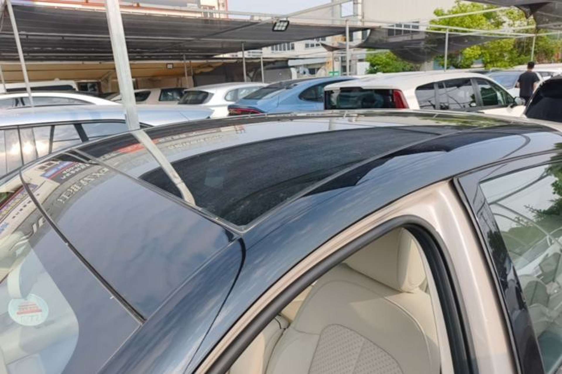Used firefly 2025 Illuminated Edition Roof
