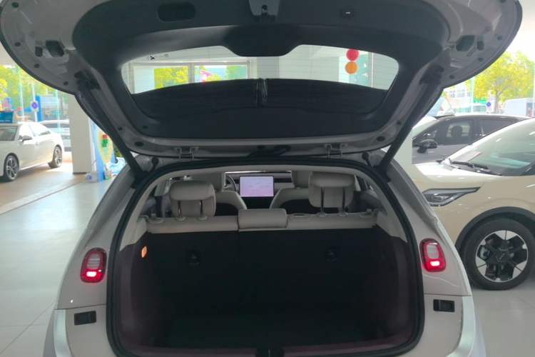 Used firefly 2025 Illuminated Edition Trunk