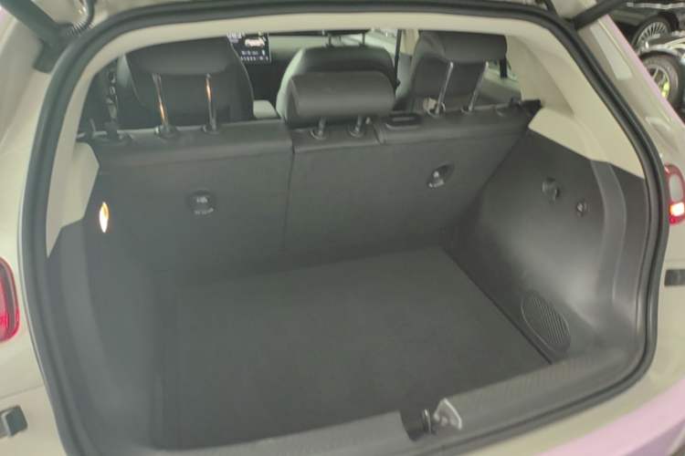 Used firefly 2025 Illuminated Edition Trunk