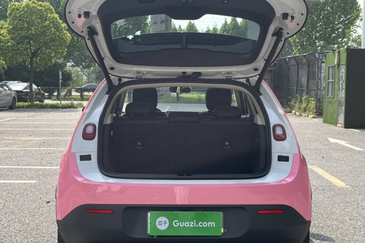Used firefly 2025 Illuminated Edition Trunk