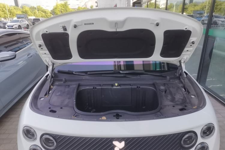 Used firefly 2025 Illuminated Edition Engine Bay